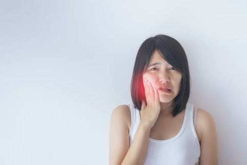 woman with a toothache